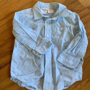 Light blue infant collar shirt